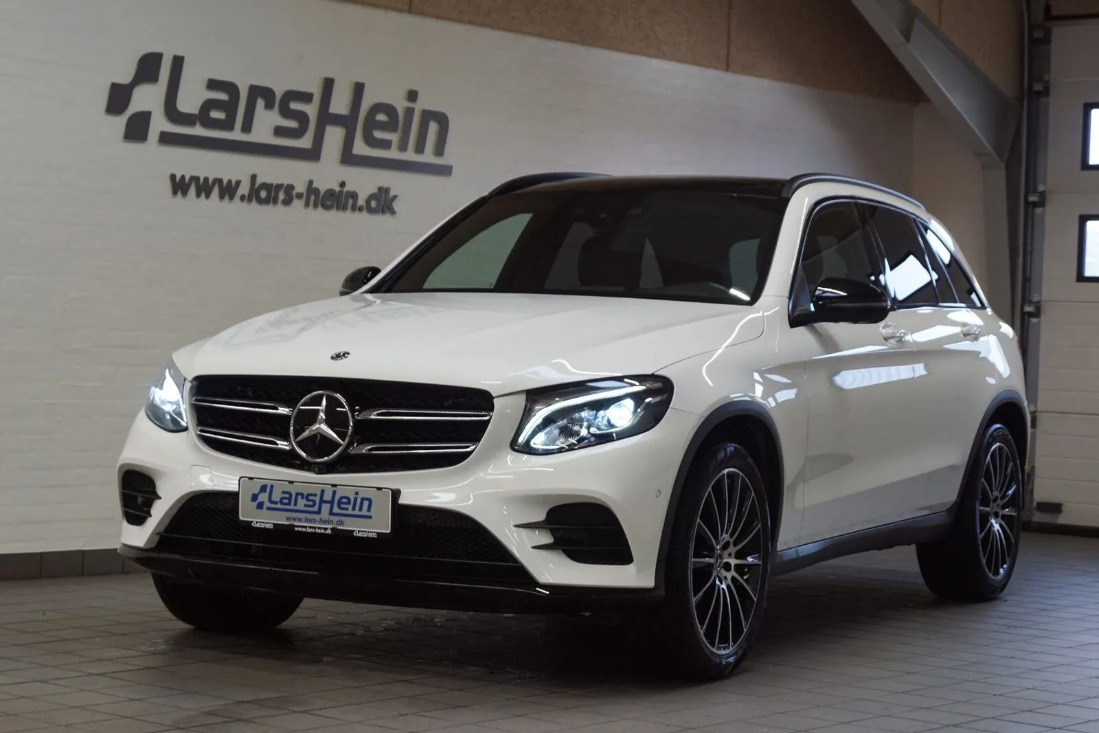 Mercedes-Benz GLC250 d 2,2 AMG Line aut. 4Matic Van 5d Image 1